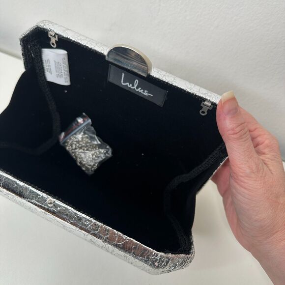 Lulu's Silver Metallic Krinkle Box Snap Close Clutch Purse & Chain Strap - Picture 8 of 16